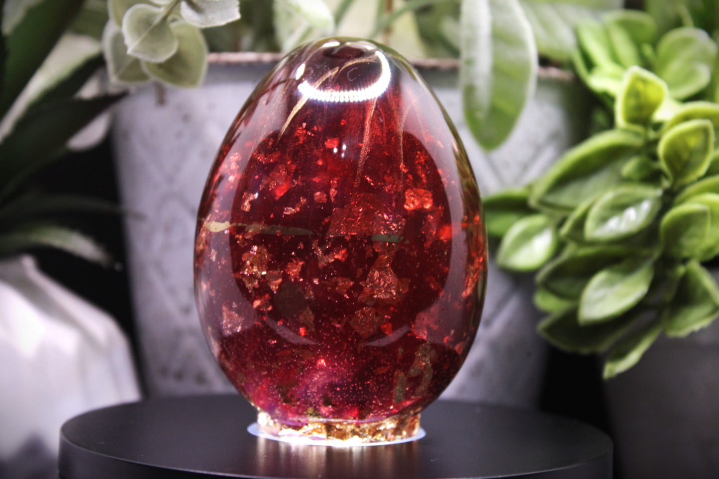 Mini Botanical Resin Egg – 2"x3" Fantasy Decor with Preserved Flowers, Crystals & Gold Flakes – Mystical Witchy Gift
