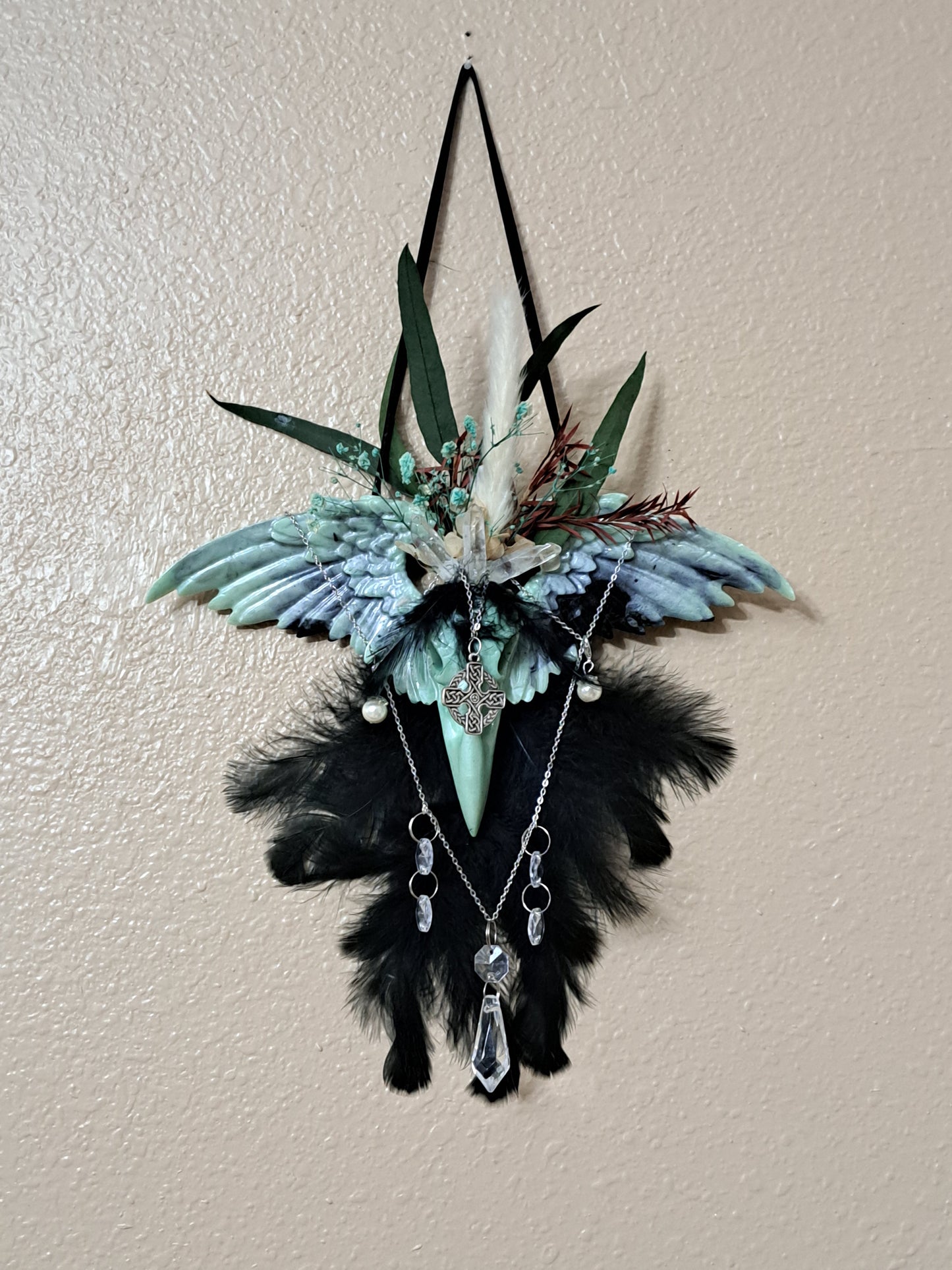 Handcrafted Winged Raven Skull Wall Hanging – One-of-a-Kind Gothic Botanical Decor